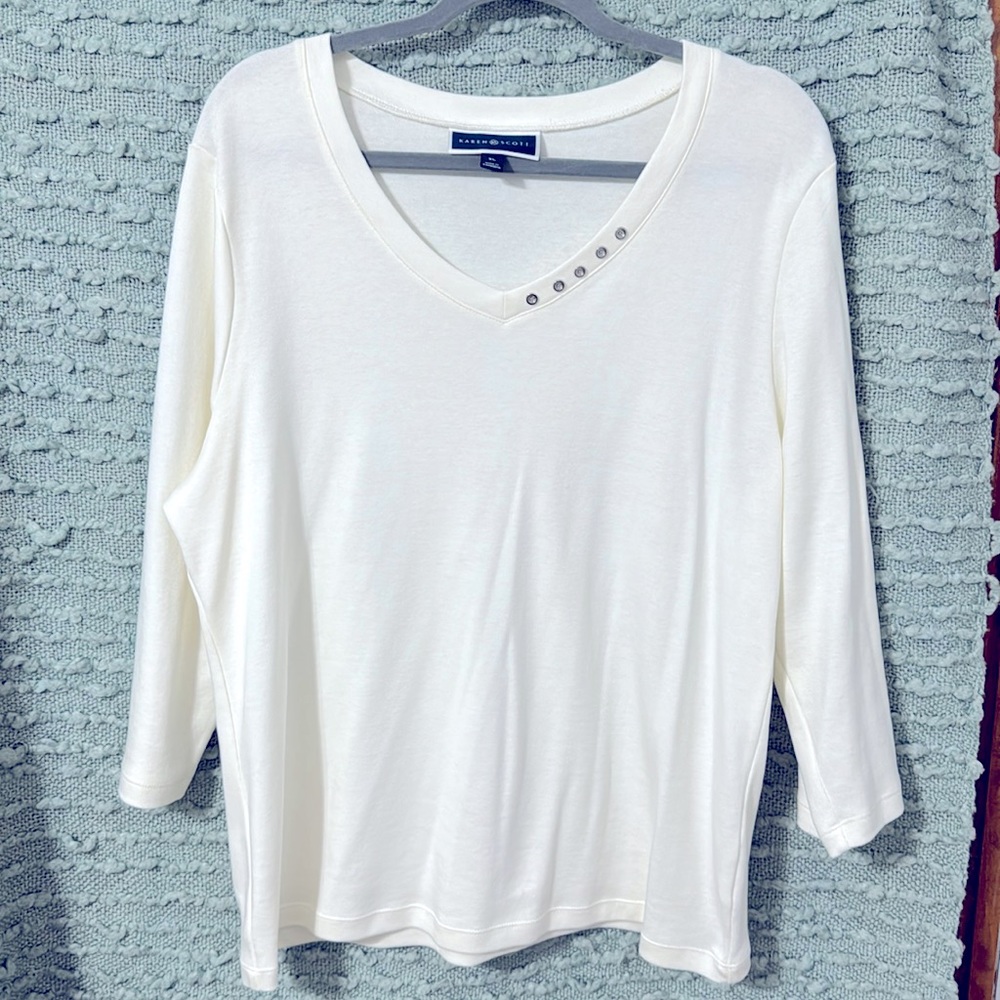 KAREN SCOTT- Plain white blouse with small silver buttons!